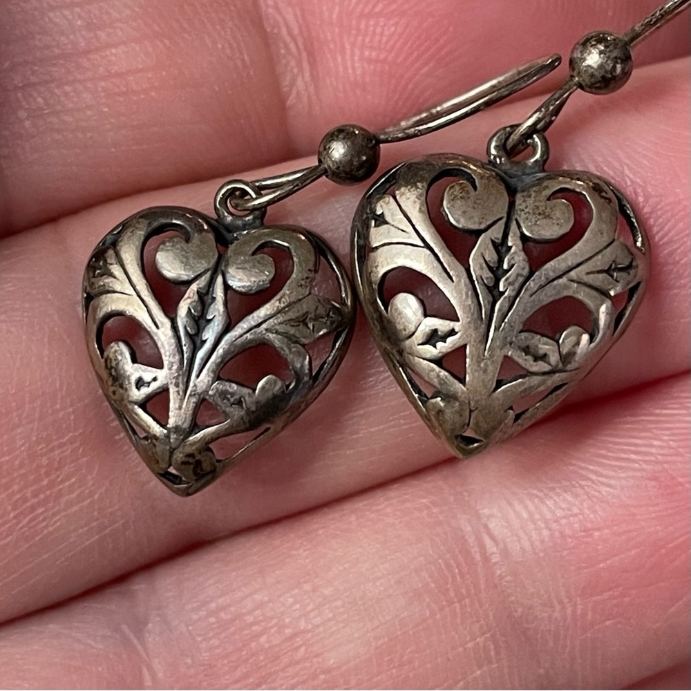 Vintage stamped sterling silver filigree dangle heart earrings oxidized